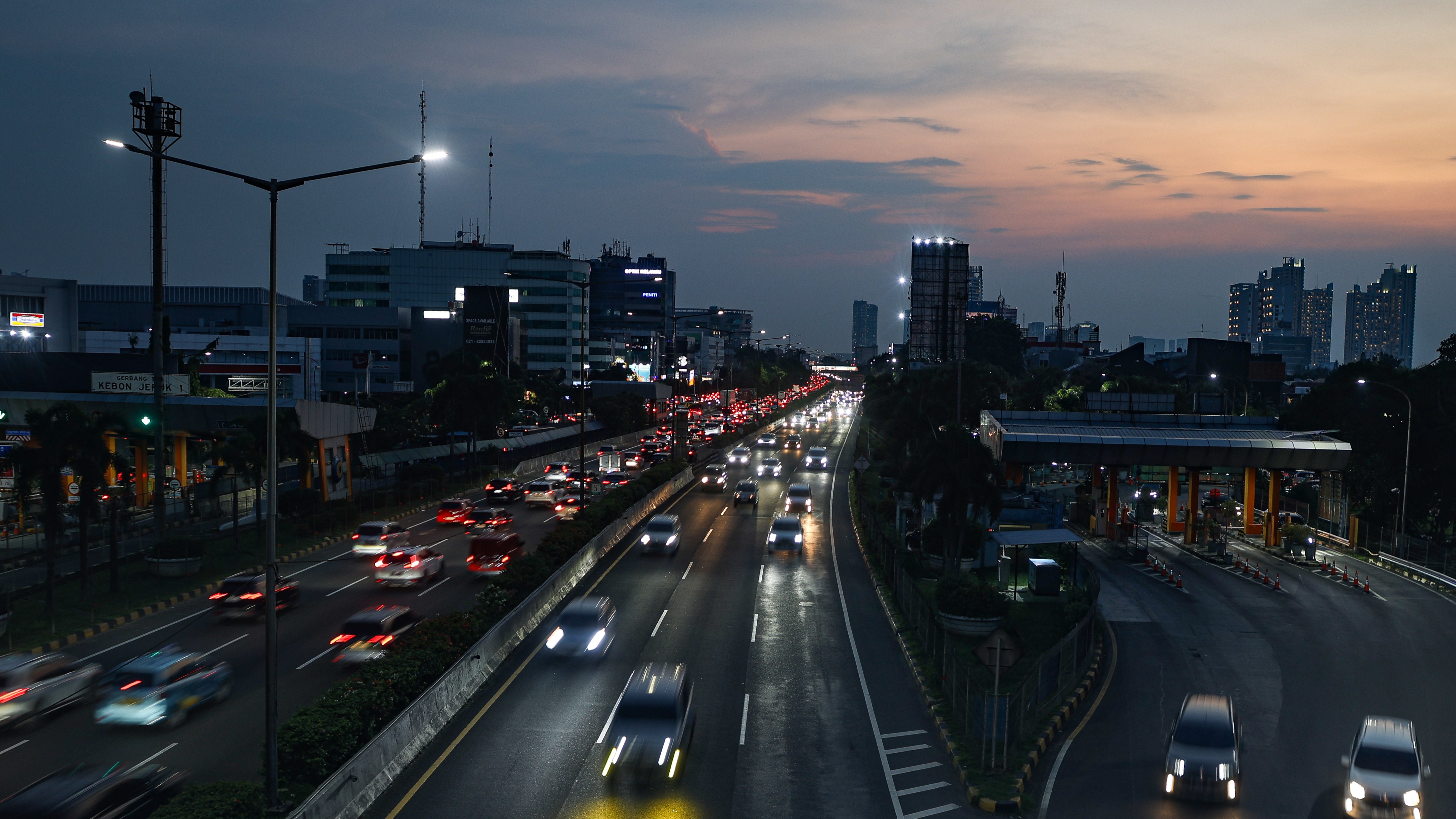 Teluku untuk artikel Proyeksi Pertumbuhan Ekonomi Indonesia 2025 Turun Serentak