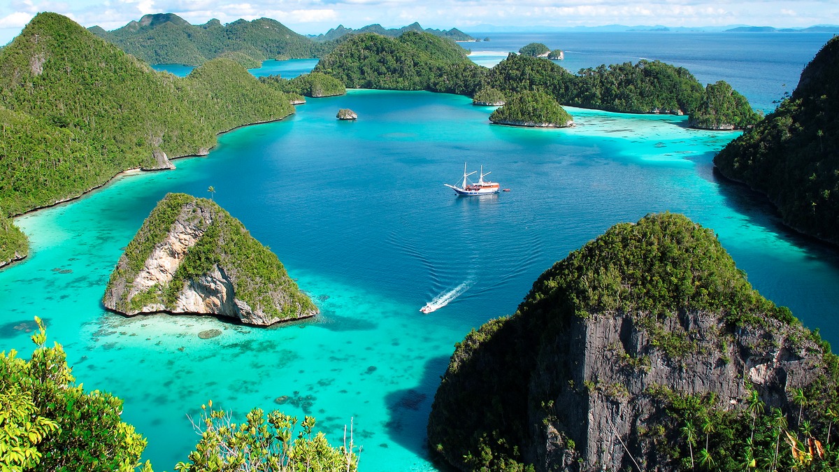 Teluku untuk artikel Raja Ampat dan Pulau Kecil Lain Tak Hanya Terancam Tambang Nikel