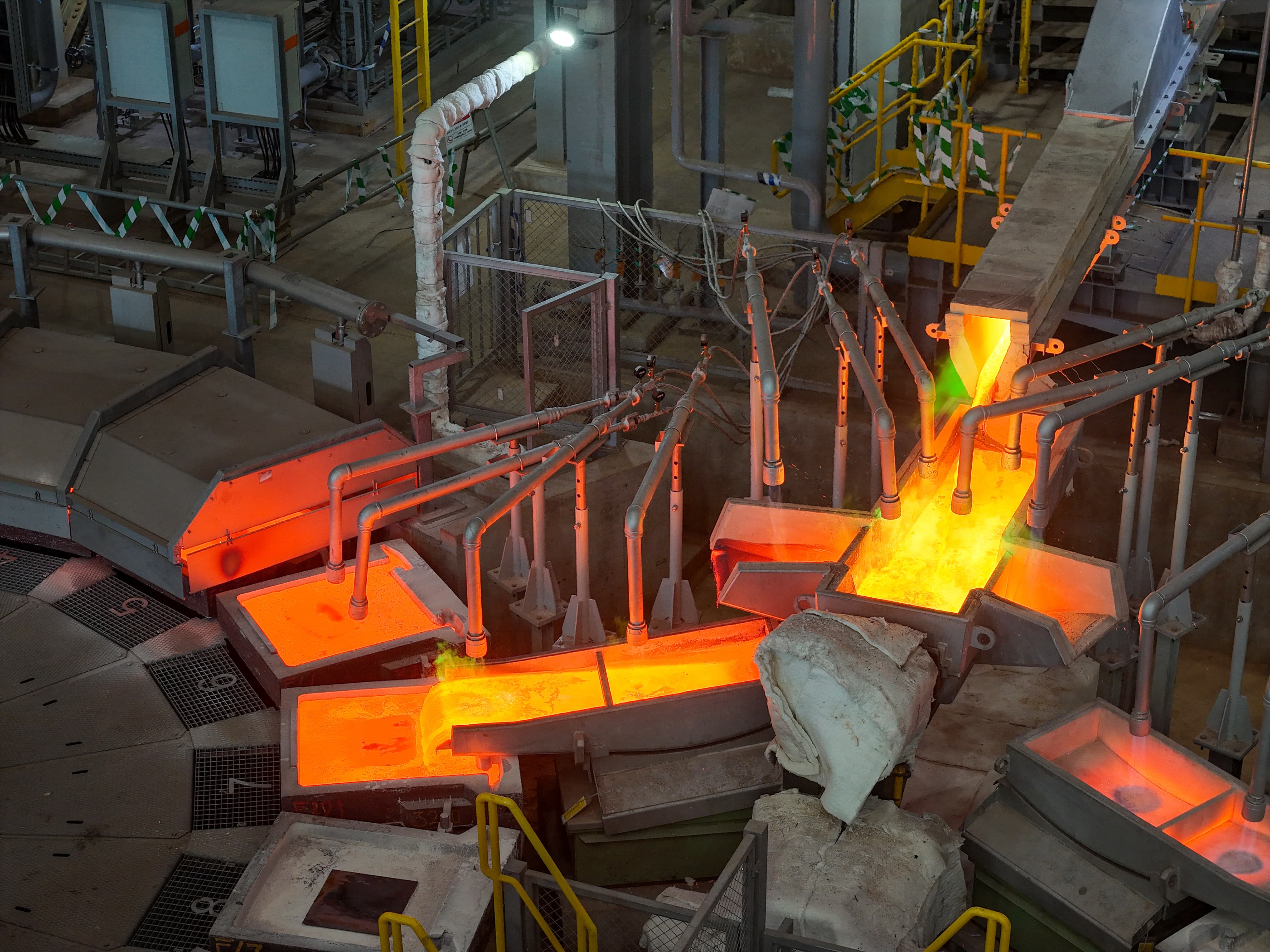 Teluku untuk artikel Menanti Produksi Katoda Tembaga Smelter Freeport Pascakebakaran